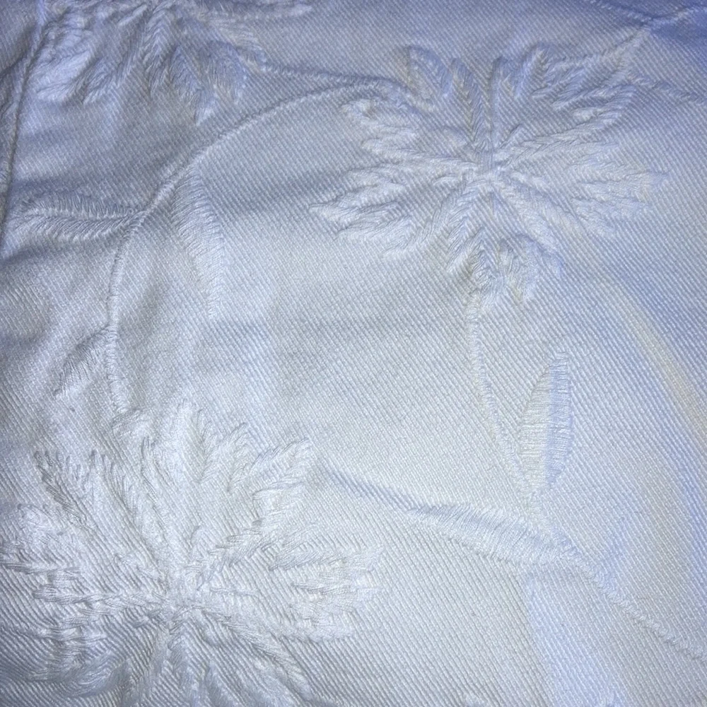 CHICO’s wh w/wh embroidered cotton all over, 2 pockets front, 2 back. $30 - Picture 2 of 6